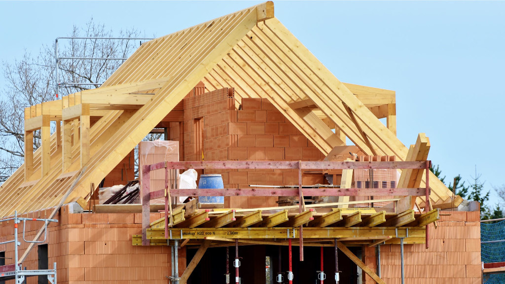 Sie sehen eine Baustelle für ein Einfamilienhaus.