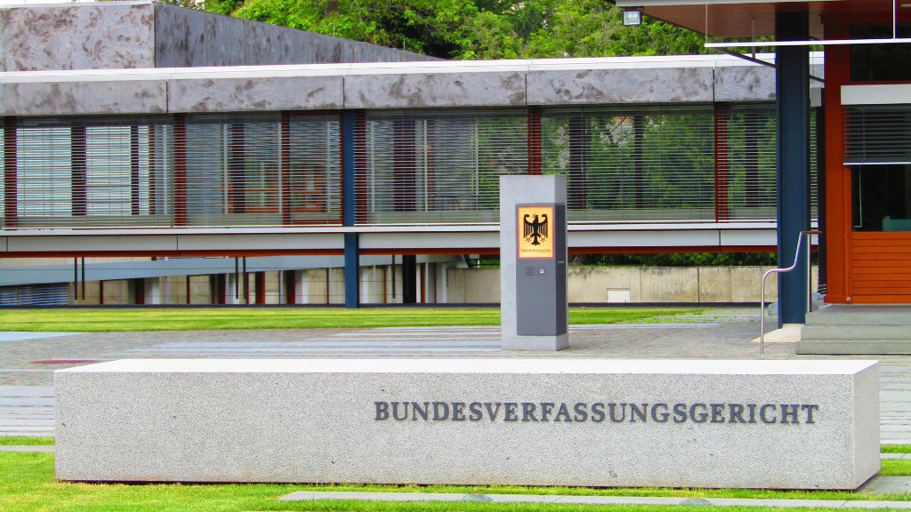 Sie sehen das Bundesverfassungsgericht in Karlsruhe.