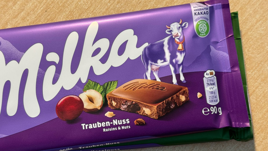 Sie sehen eine Tafel Schokolade von Milka.