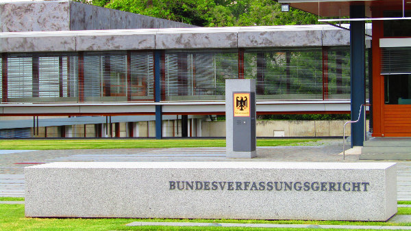 Sie sehen das Bundesverfassungsgericht in Karlsruhe.