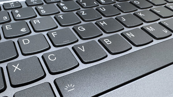 Sie sehen die Tastatur eines Computers.