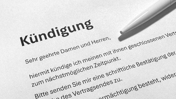 Sie sehen einen Auszug aus einem Kündigungsschreiben.