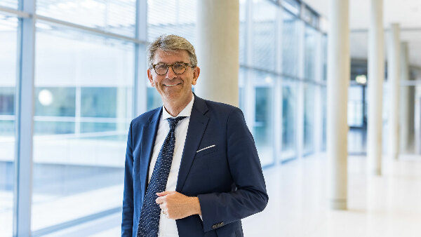 Sie sehen ein Pressefoto vom Kulturstaatsminister Wolfram Weimer.