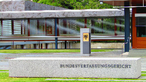 Sie sehen das Bundesverfassungsgericht in Karlsruhe.