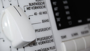 Sie sehen eine Waschmaschine.